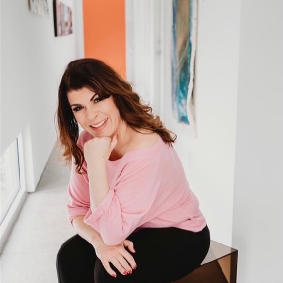 Meet your Posher, Dainna - Picture 1 of 1